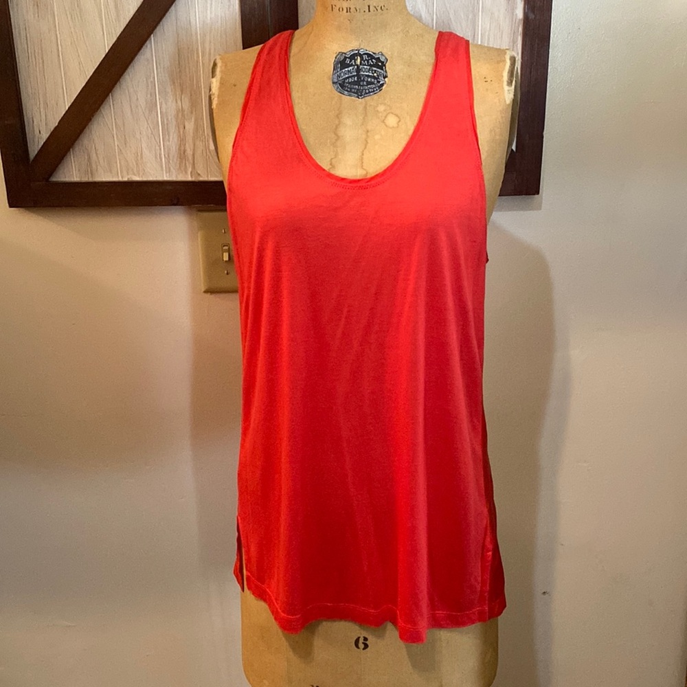 Brochure Walker 100% silk tank